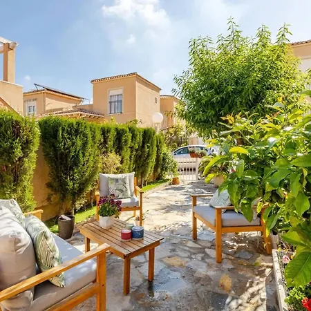 Charming In Torrevieja, 75 Sqm With Shared Pool Appartement *