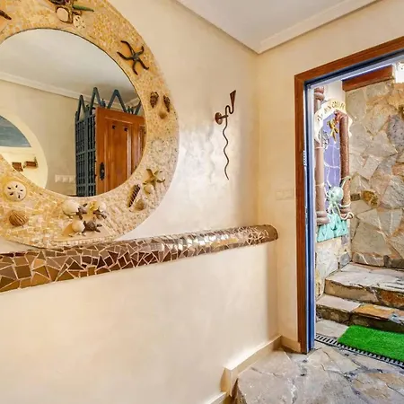 Charming In Torrevieja, 75 Sqm With Shared Pool Appartement Torrevieja